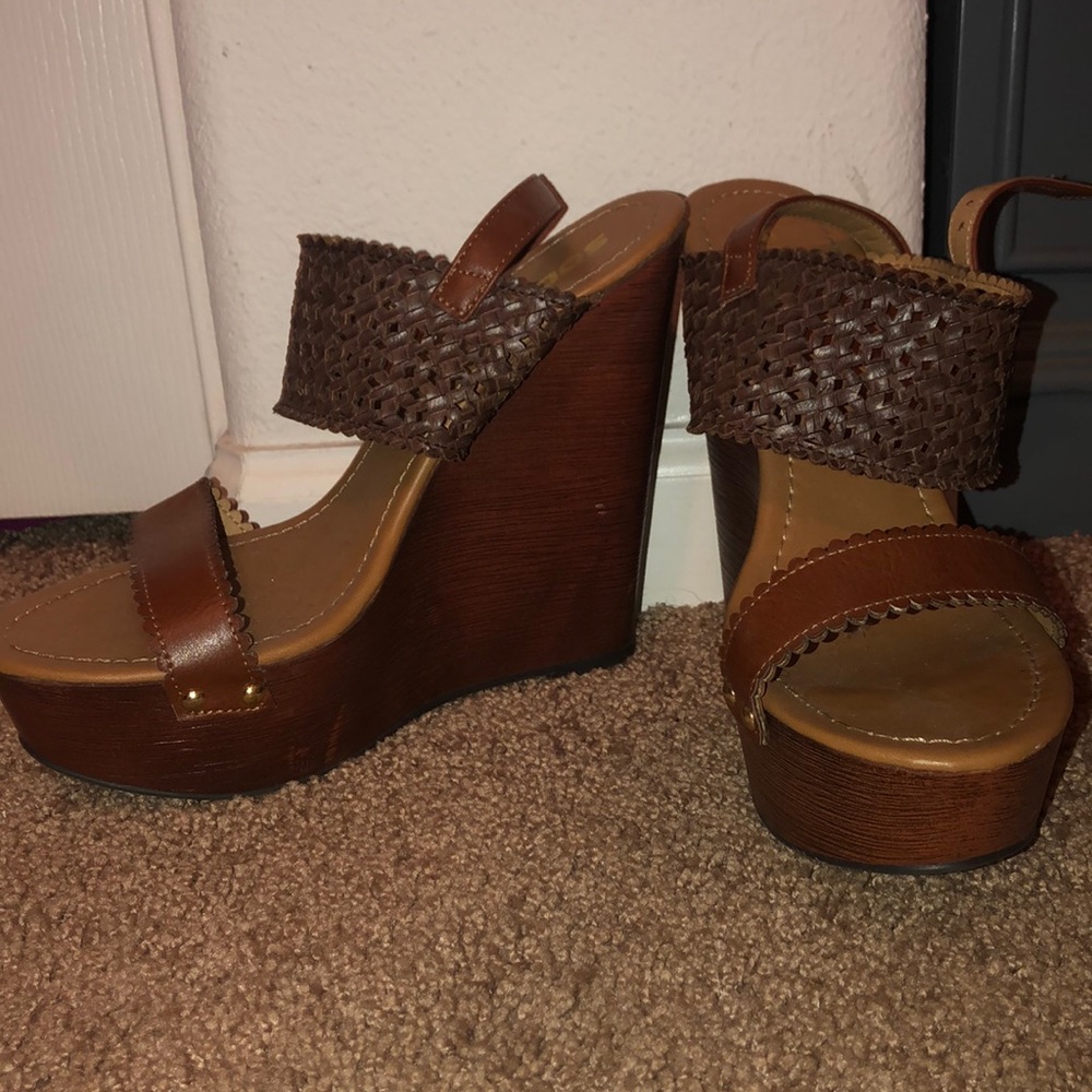 Summer wedges